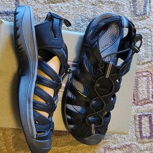 Keen Black Whisper Fisherman Sandal. Women's 10
